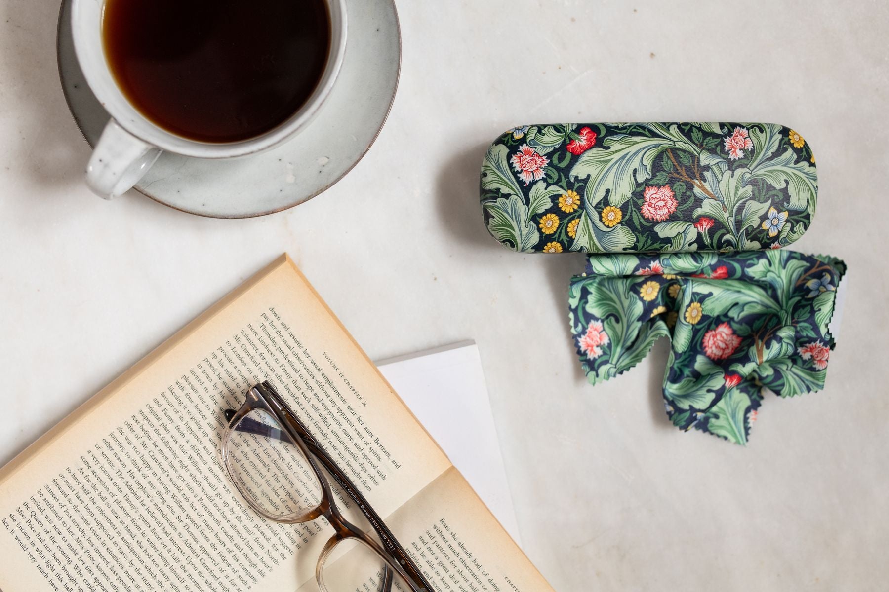 V&A Leicester Wallpaper Glasses Case - Bee's Emporium