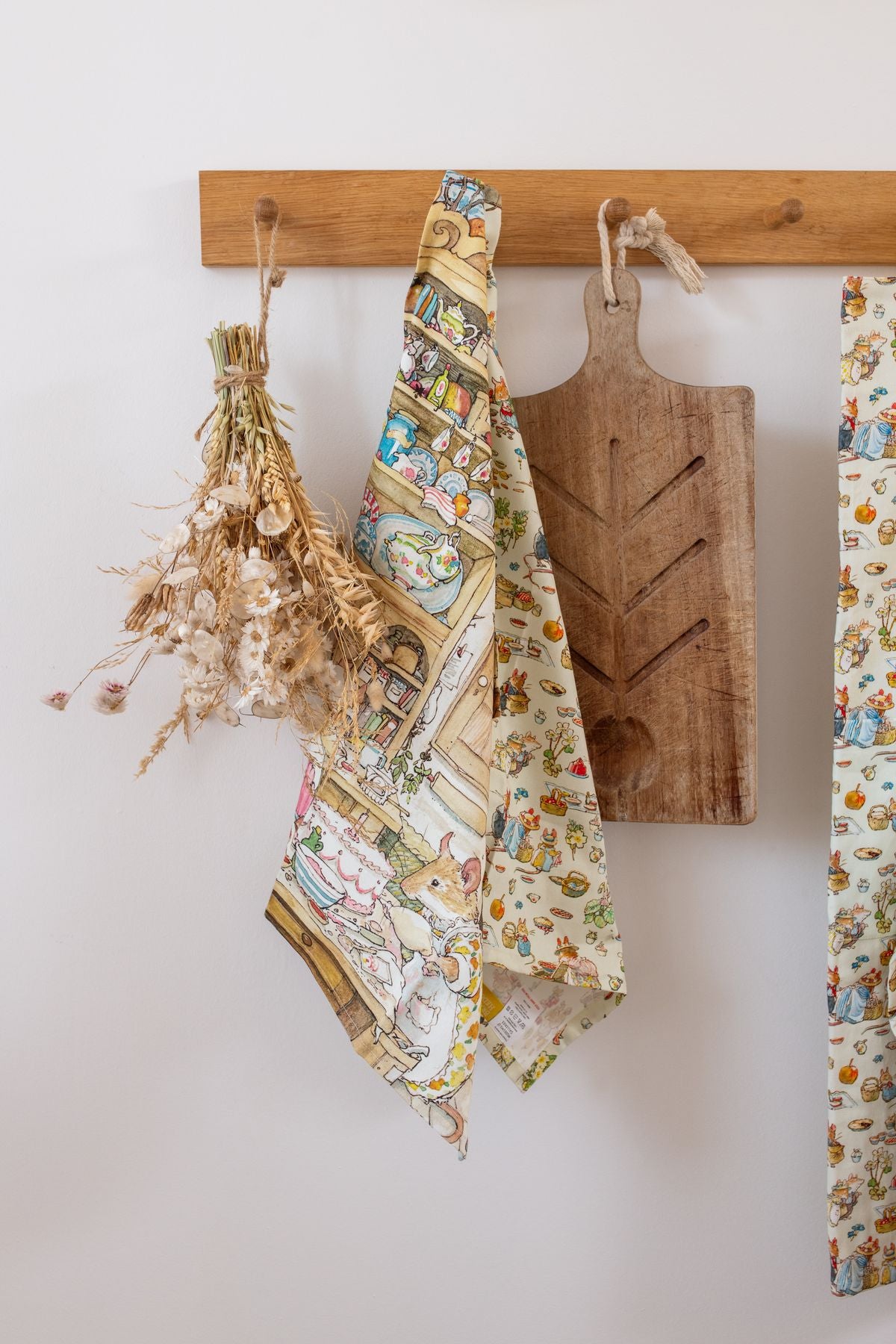Brambly Hedge Set of 2 Organic Cotton Tea Towels - Bee's Emporium