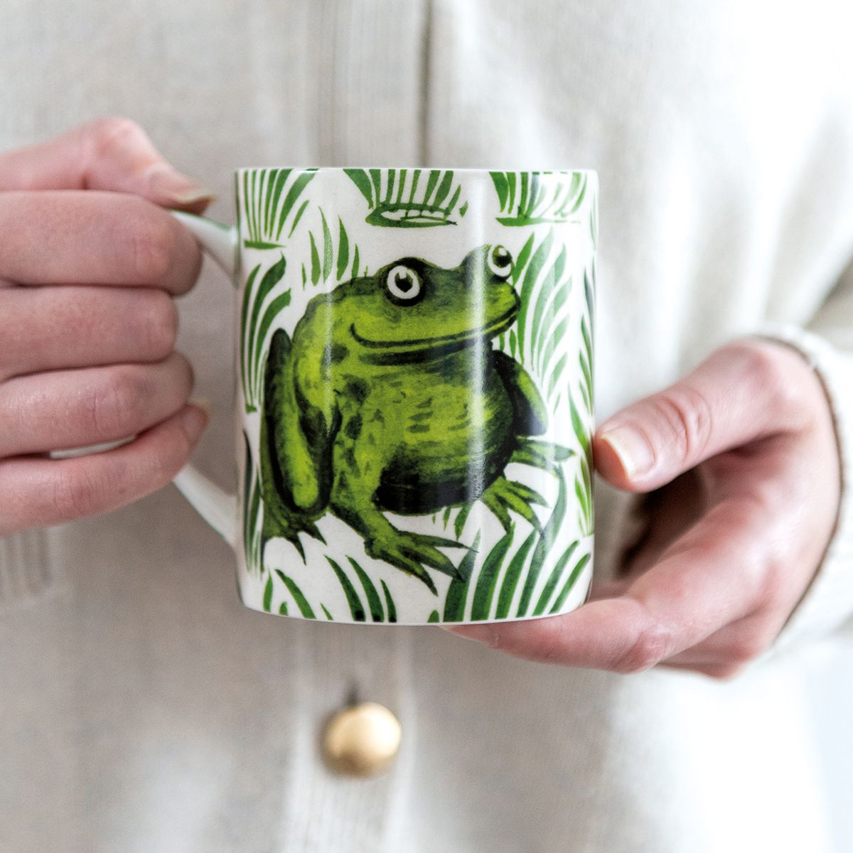 V&A William De Morgan Frog Tile Fine Bone China Mug - Bee's Emporium